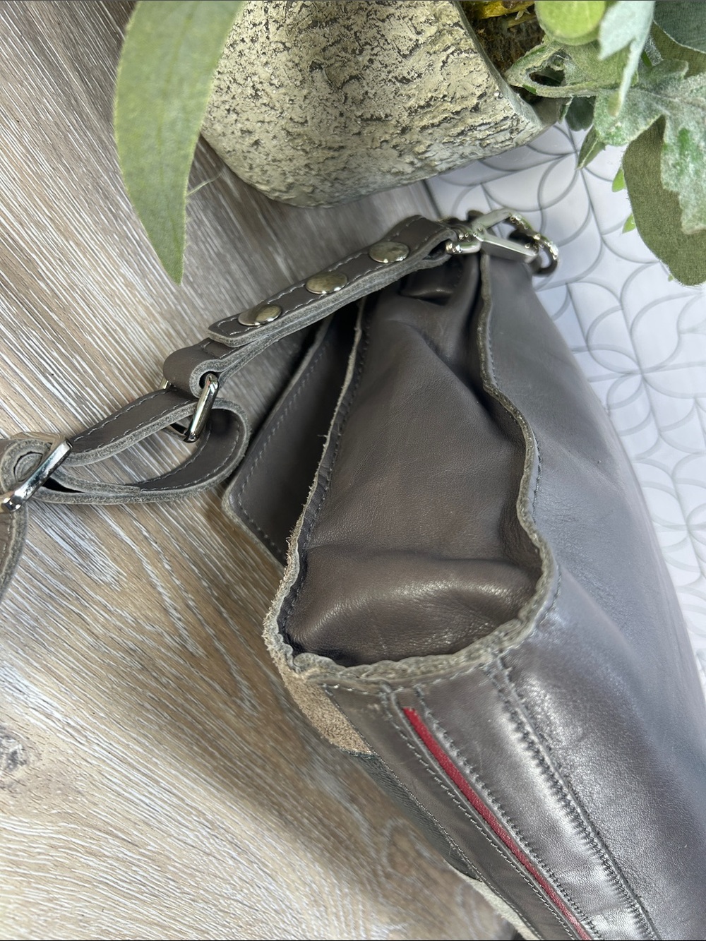 4988 Hammitt Crossbody or Shoulder Bag Interior 934988 - Picture 12 of 12
